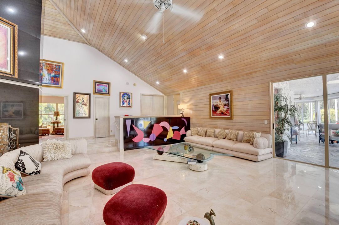 For Sale: $1,250,000 (4 beds, 5 baths, 4717 Square Feet)