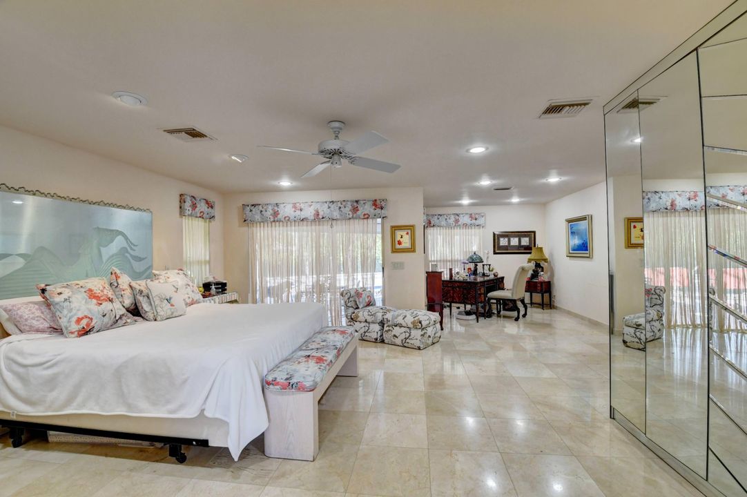 For Sale: $1,250,000 (4 beds, 5 baths, 4717 Square Feet)