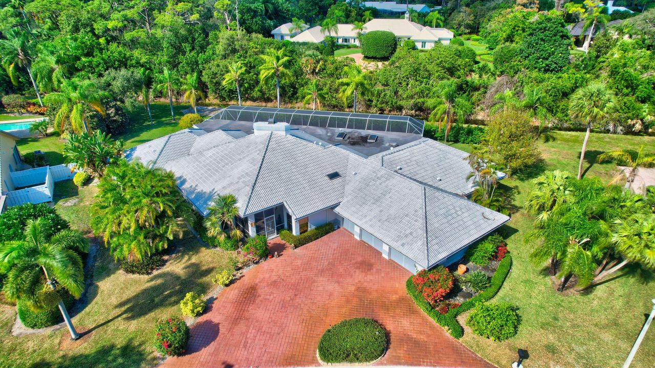 For Sale: $1,250,000 (4 beds, 5 baths, 4717 Square Feet)