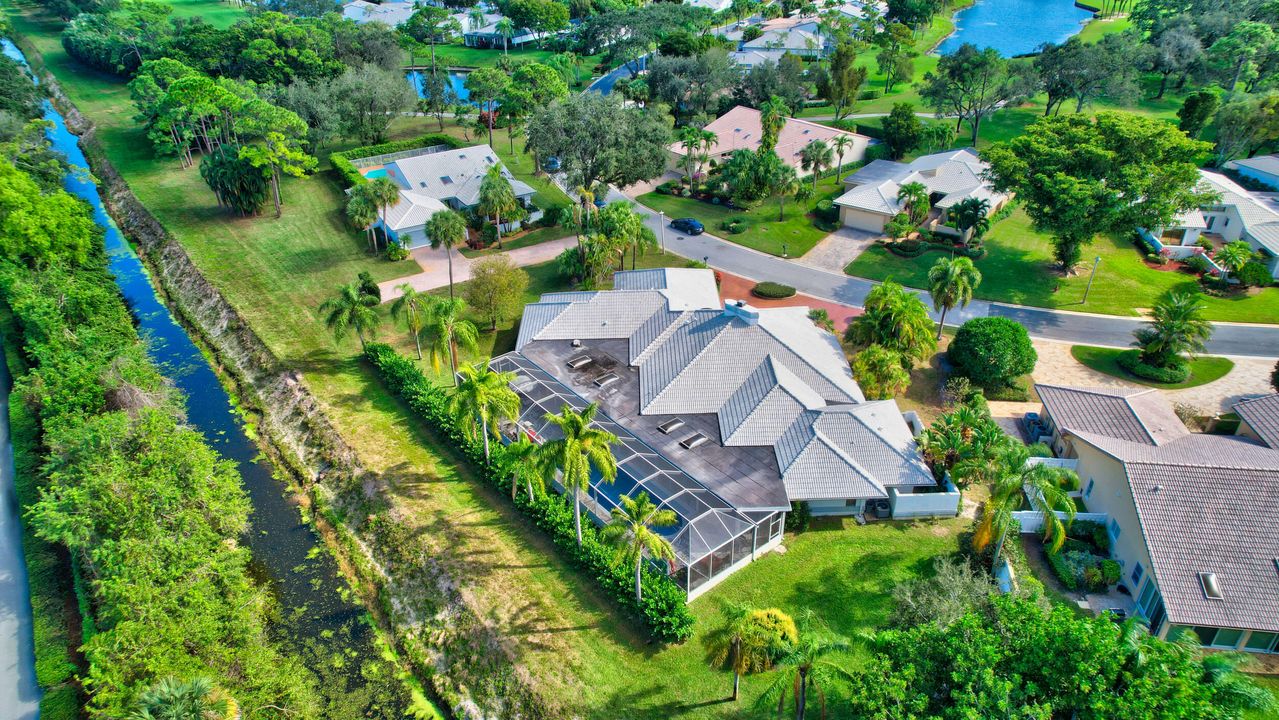 For Sale: $1,250,000 (4 beds, 5 baths, 4717 Square Feet)