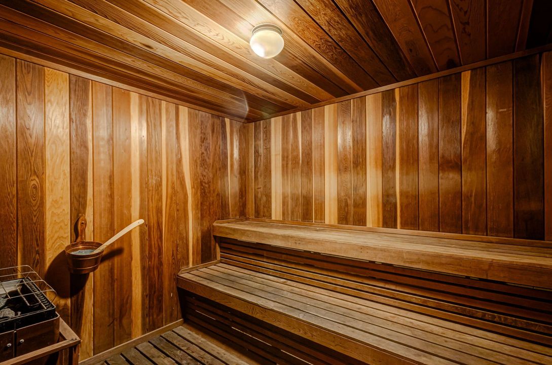 Active With Contract: $695,000 (2 beds, 2 baths, 1760 Square Feet)