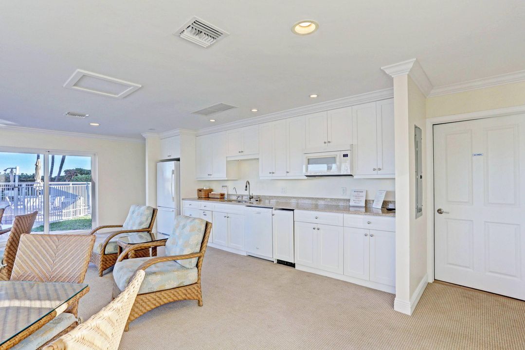 Active With Contract: $695,000 (2 beds, 2 baths, 1760 Square Feet)