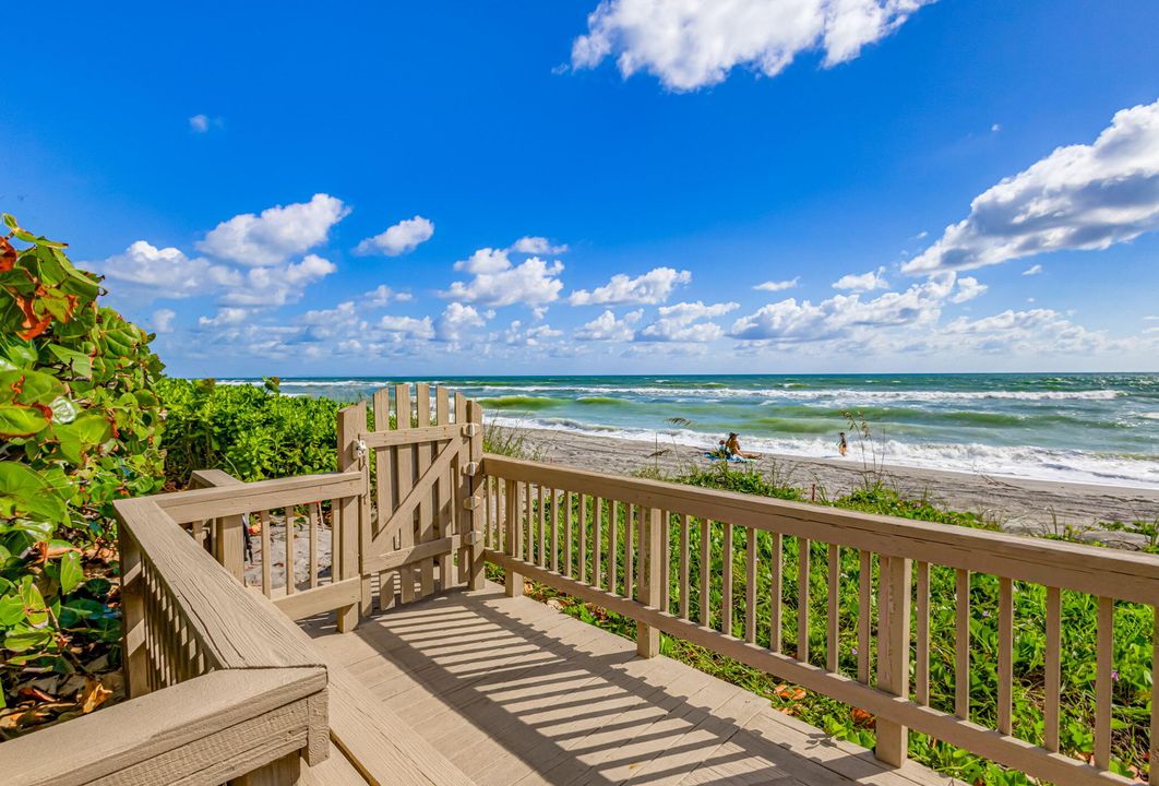 Active With Contract: $695,000 (2 beds, 2 baths, 1760 Square Feet)