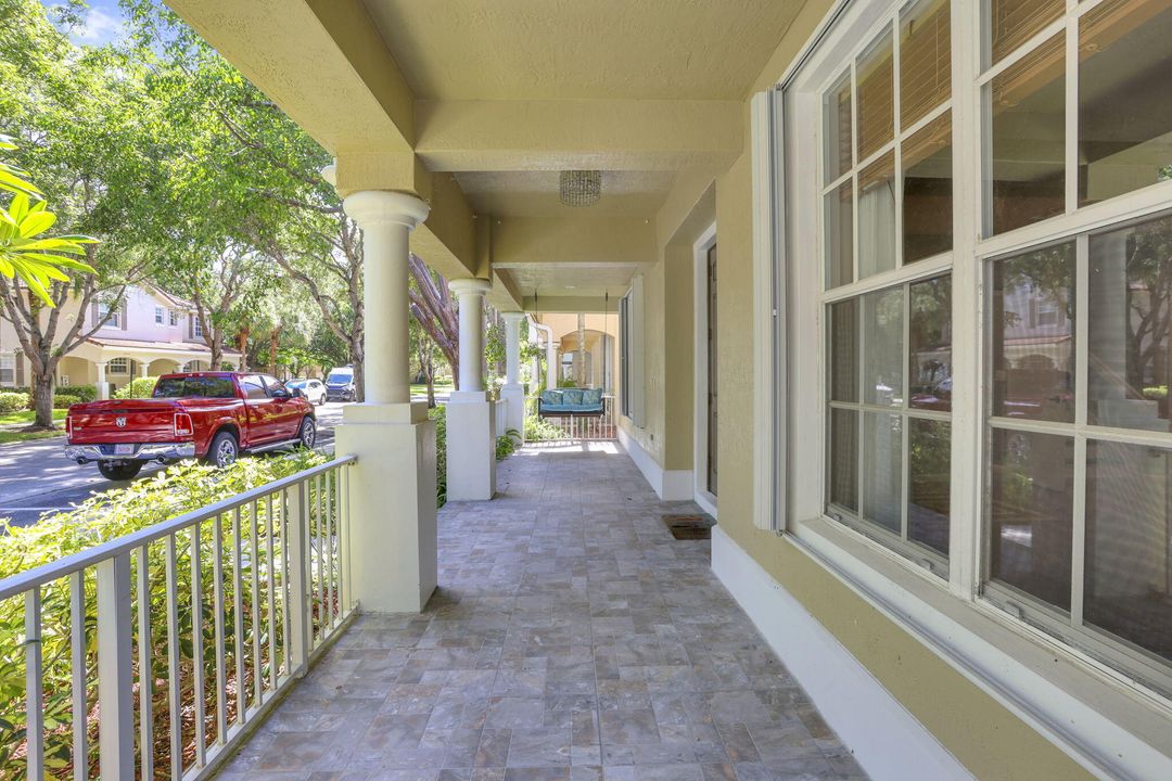 For Sale: $750,000 (4 beds, 3 baths, 3039 Square Feet)