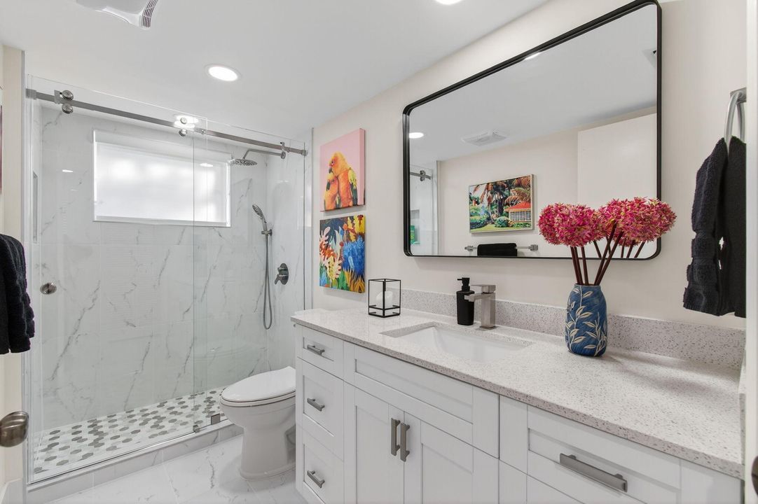 合同活跃: $400,000 (2 贝兹, 2 浴室, 1460 平方英尺)