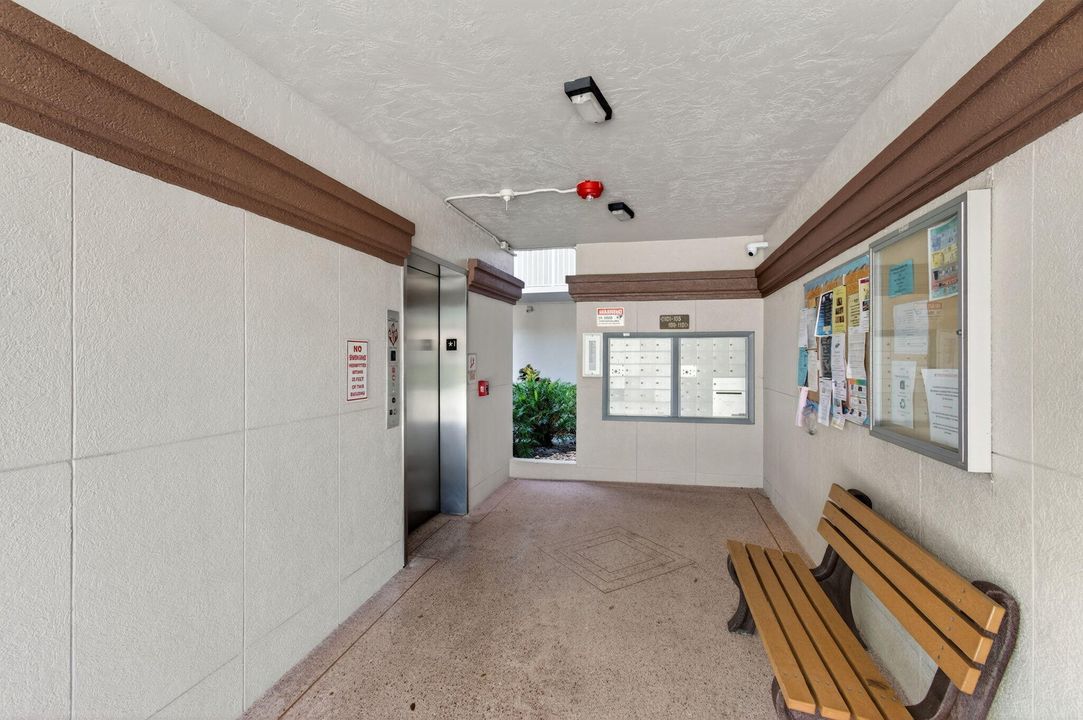 合同活跃: $400,000 (2 贝兹, 2 浴室, 1460 平方英尺)