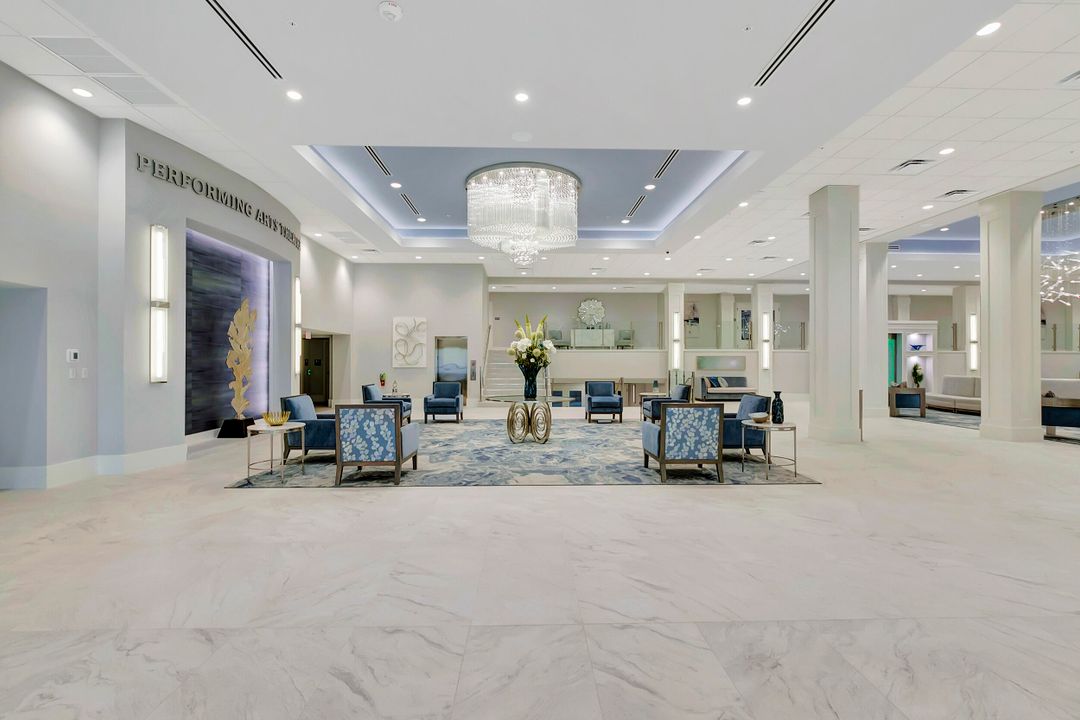 合同活跃: $400,000 (2 贝兹, 2 浴室, 1460 平方英尺)