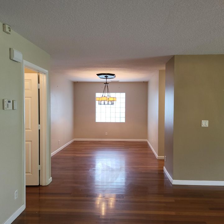 For Rent: $2,995 (3 beds, 2 baths, 2152 Square Feet)