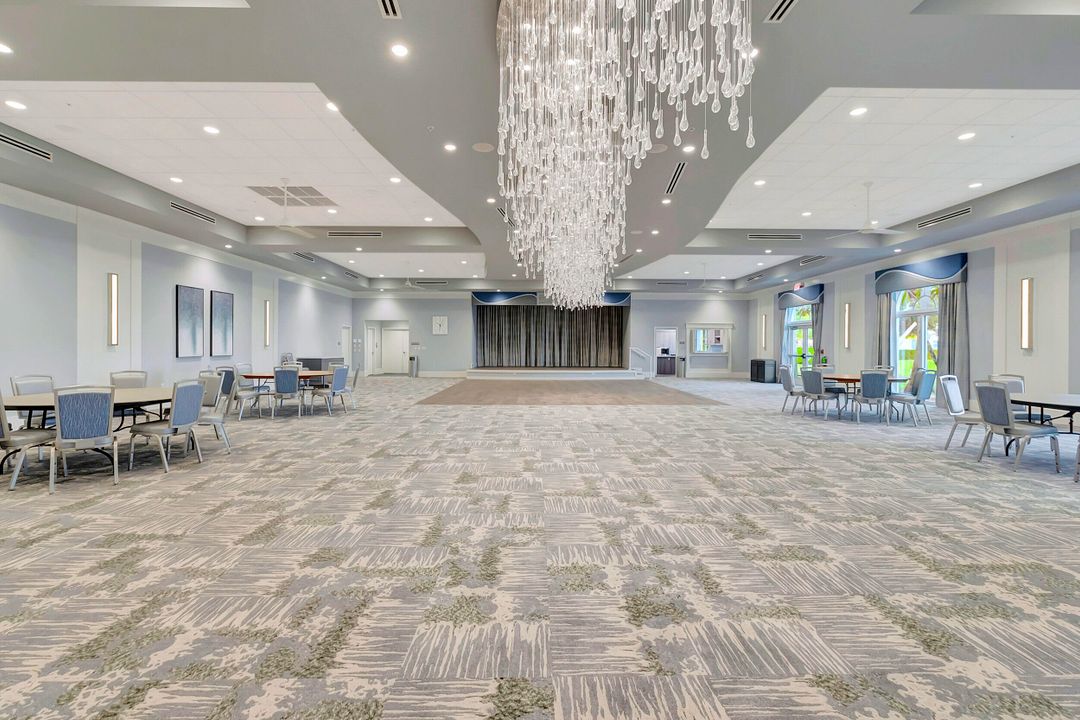 合同活跃: $400,000 (2 贝兹, 2 浴室, 1460 平方英尺)