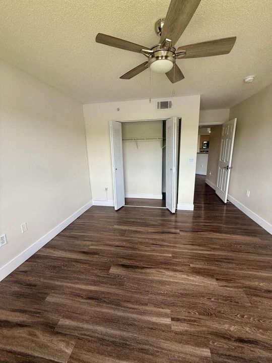 For Sale: $240,000 (2 beds, 2 baths, 1067 Square Feet)