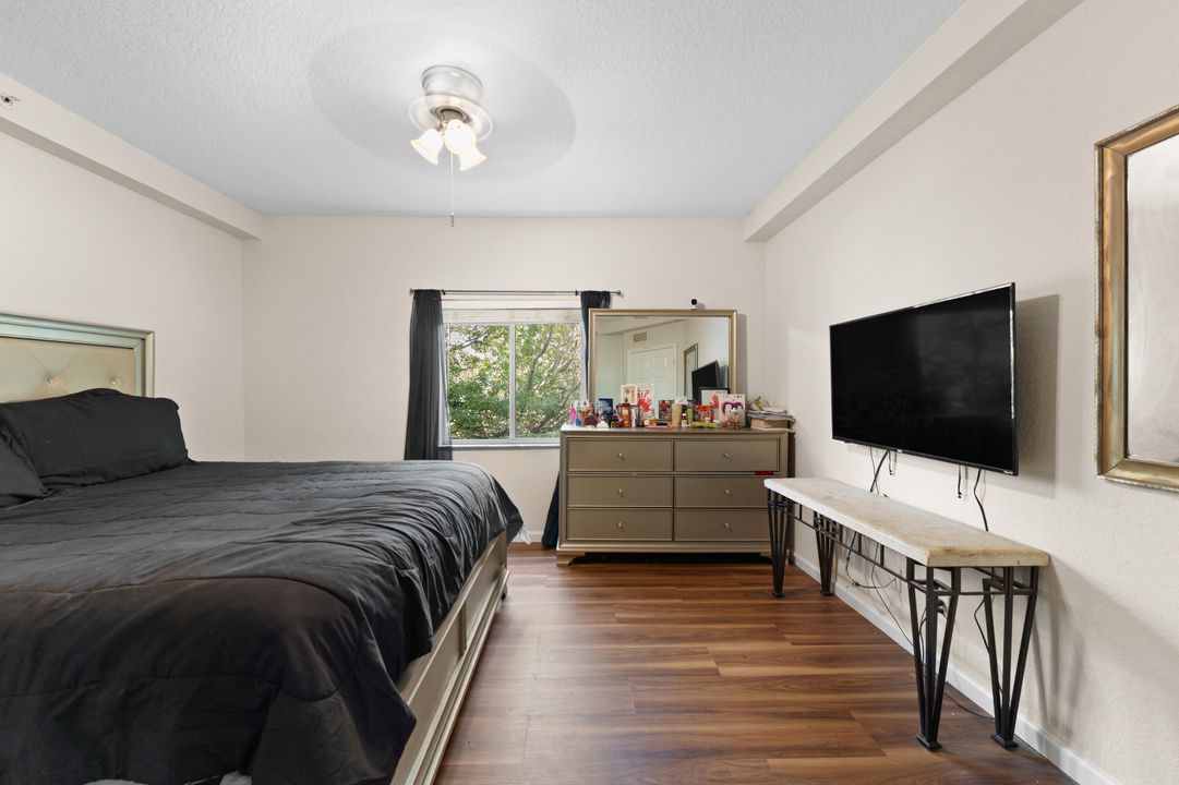 На продажу: $235,000 (3 спален, 2 ванн, 999 Квадратных фут)