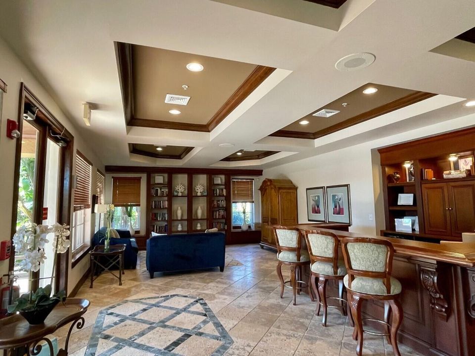 For Sale: $240,000 (2 beds, 2 baths, 1067 Square Feet)