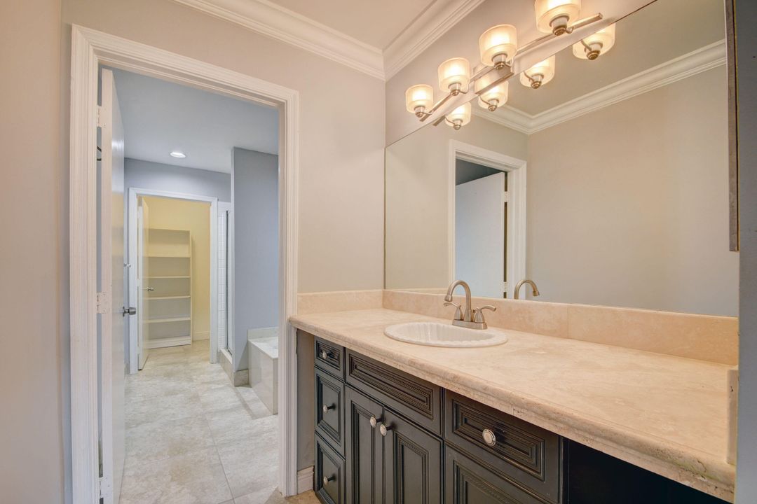 待售: $369,900 (2 贝兹, 2 浴室, 1632 平方英尺)