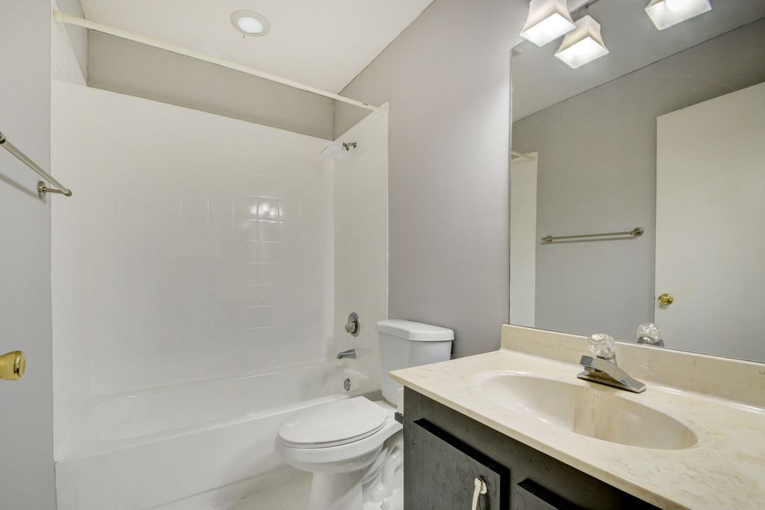 待售: $369,900 (2 贝兹, 2 浴室, 1632 平方英尺)