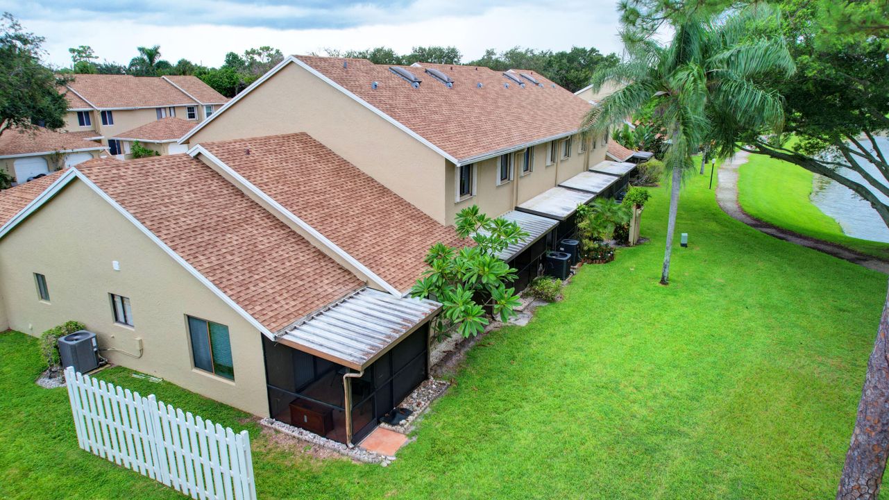 待售: $369,900 (2 贝兹, 2 浴室, 1632 平方英尺)