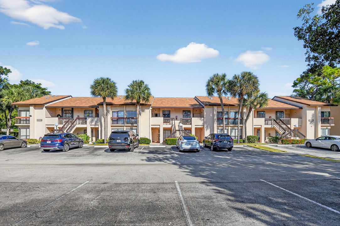 En Venta: $266,800 (2 camas, 2 baños, 1100 Pies cuadrados)