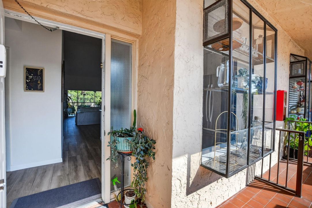 En Venta: $266,800 (2 camas, 2 baños, 1100 Pies cuadrados)