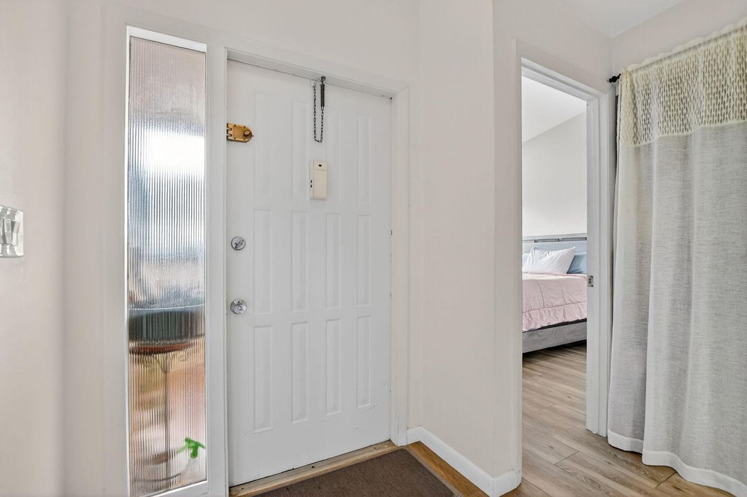 En Venta: $266,800 (2 camas, 2 baños, 1100 Pies cuadrados)