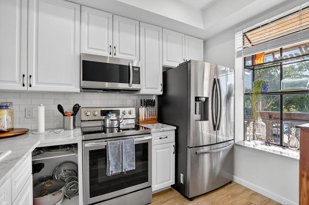 En Venta: $266,800 (2 camas, 2 baños, 1100 Pies cuadrados)