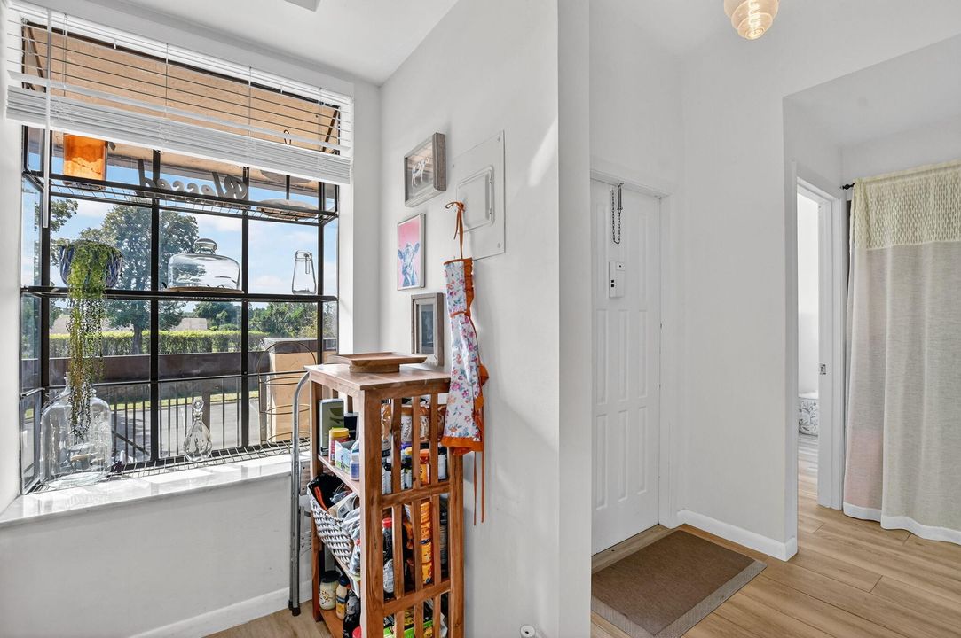 En Venta: $266,800 (2 camas, 2 baños, 1100 Pies cuadrados)