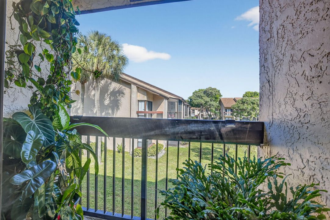 En Venta: $266,800 (2 camas, 2 baños, 1100 Pies cuadrados)