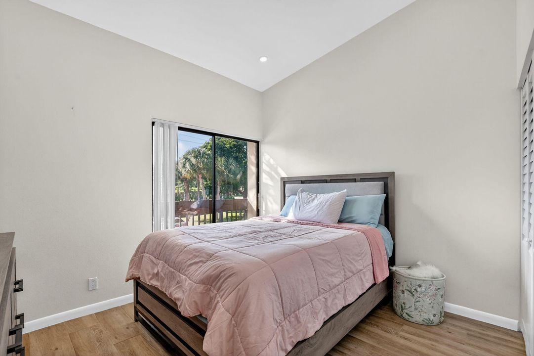 En Venta: $266,800 (2 camas, 2 baños, 1100 Pies cuadrados)