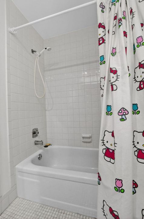 En Venta: $266,800 (2 camas, 2 baños, 1100 Pies cuadrados)