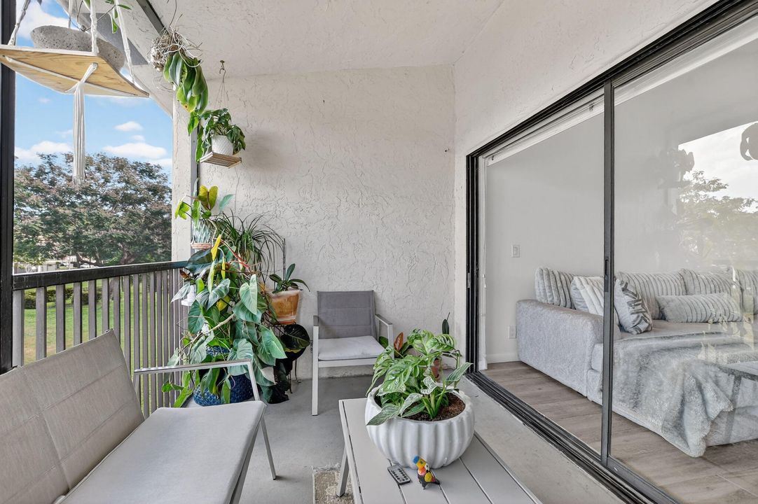 En Venta: $266,800 (2 camas, 2 baños, 1100 Pies cuadrados)