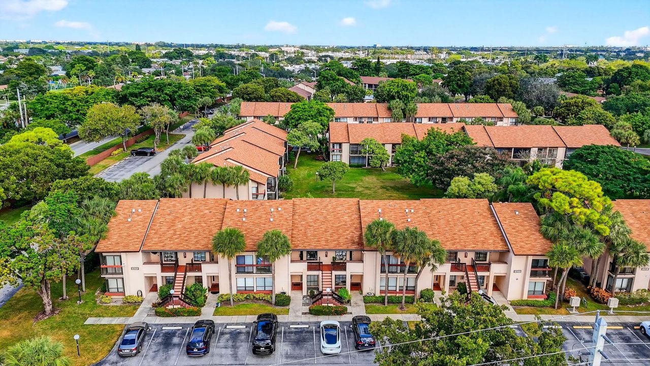 En Venta: $266,800 (2 camas, 2 baños, 1100 Pies cuadrados)