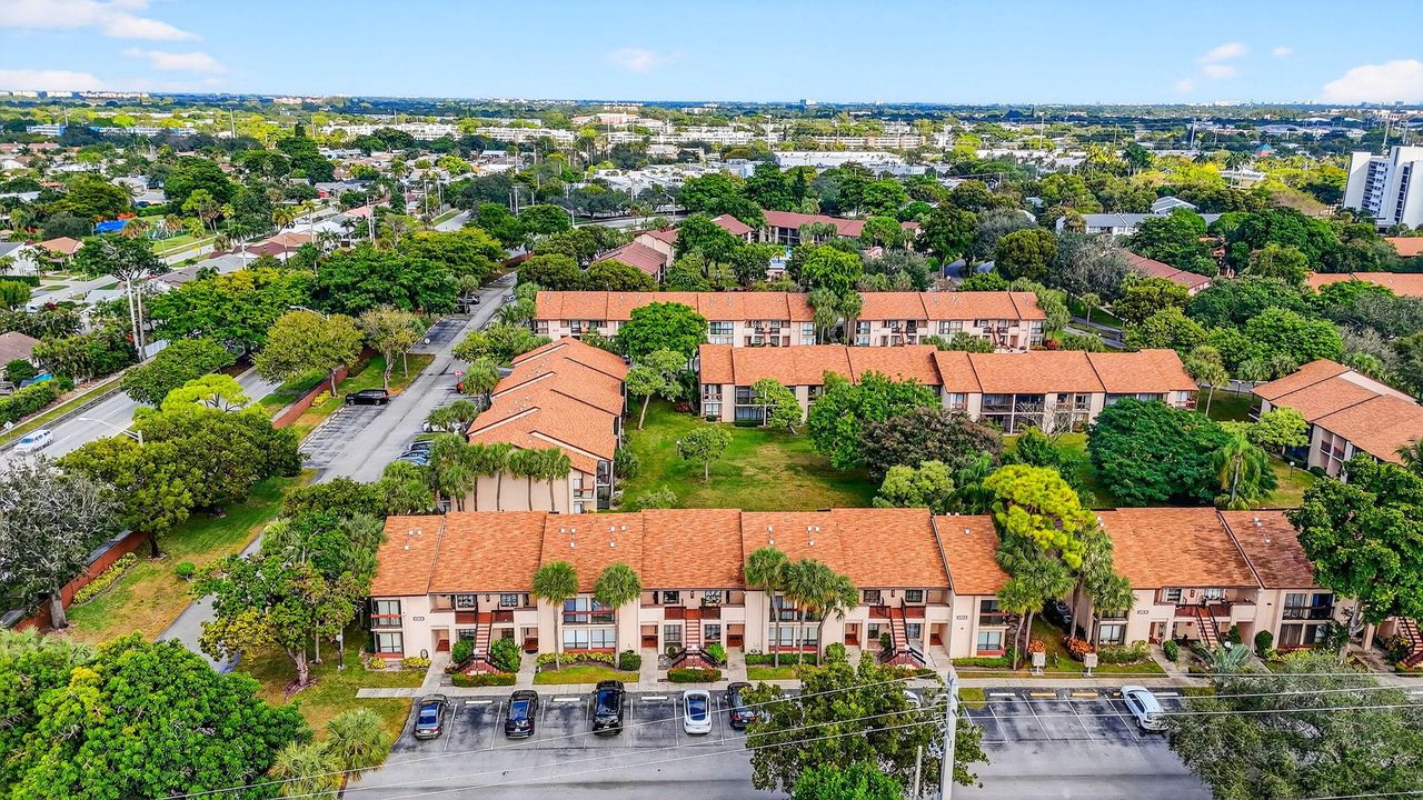 En Venta: $266,800 (2 camas, 2 baños, 1100 Pies cuadrados)