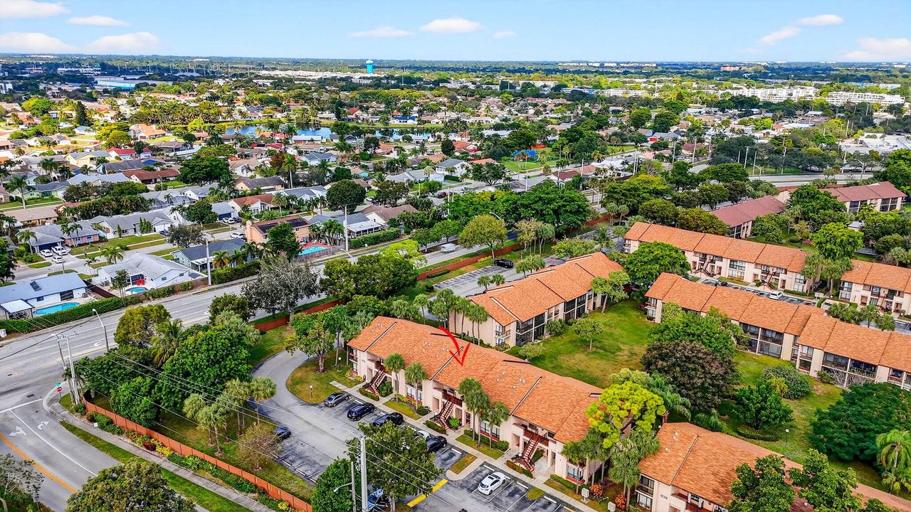 En Venta: $266,800 (2 camas, 2 baños, 1100 Pies cuadrados)