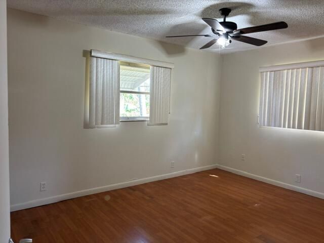 合同活跃: $2,875 (4 贝兹, 2 浴室, 1547 平方英尺)