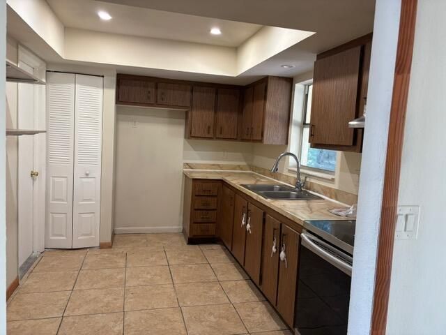 合同活跃: $2,875 (4 贝兹, 2 浴室, 1547 平方英尺)