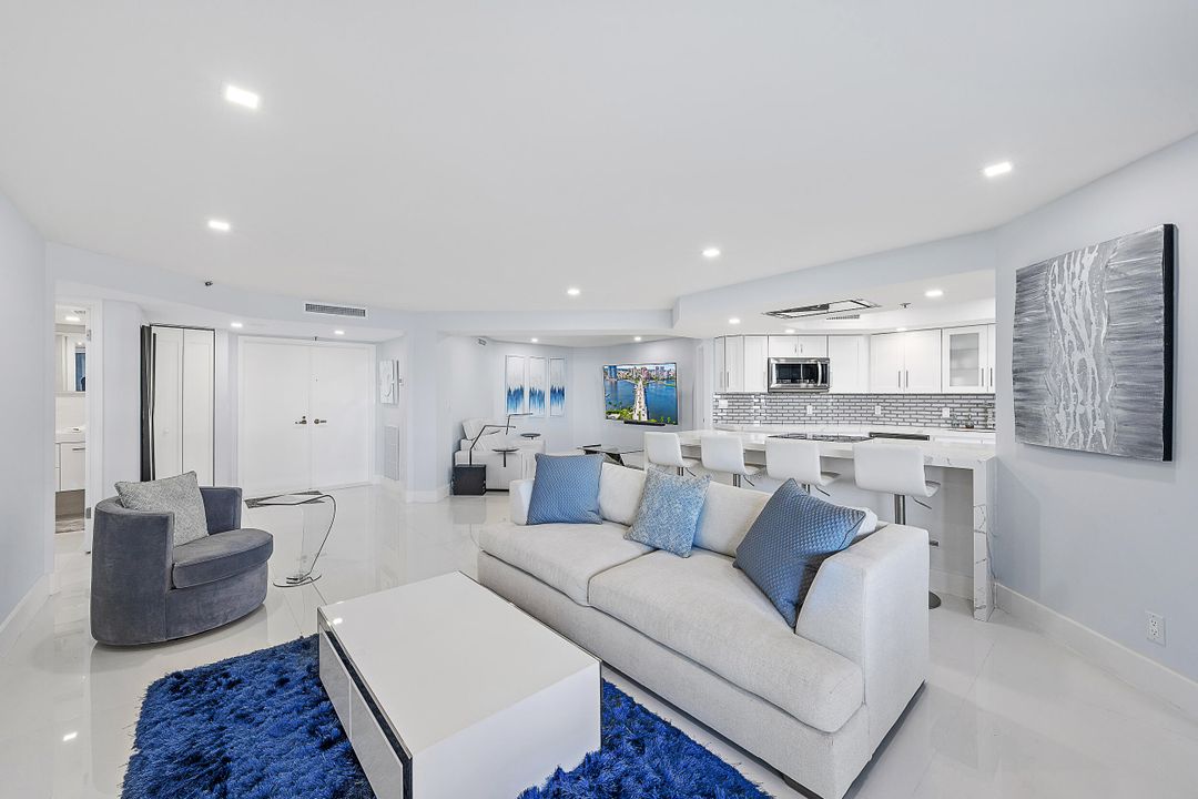 For Sale: $1,050,000 (2 beds, 2 baths, 1604 Square Feet)