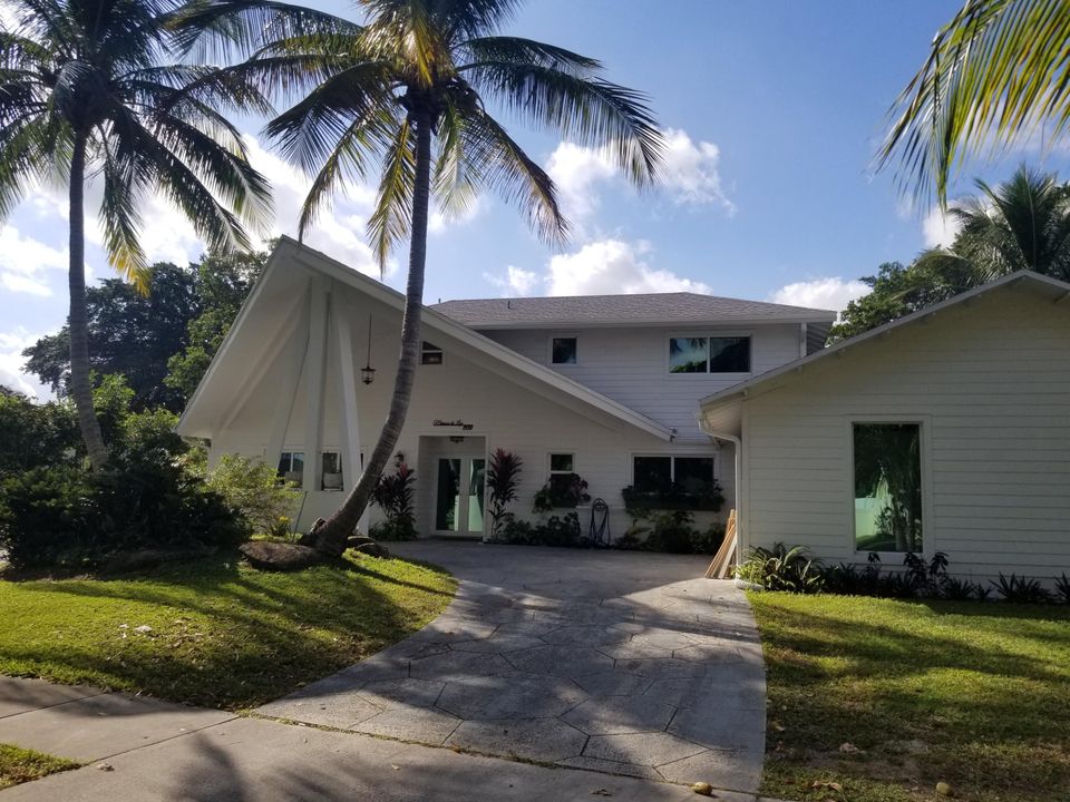 For Sale: $1,750,000 (6 beds, 4 baths, 3611 Square Feet)