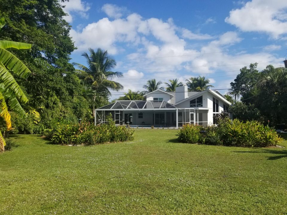 For Sale: $1,750,000 (6 beds, 4 baths, 3611 Square Feet)