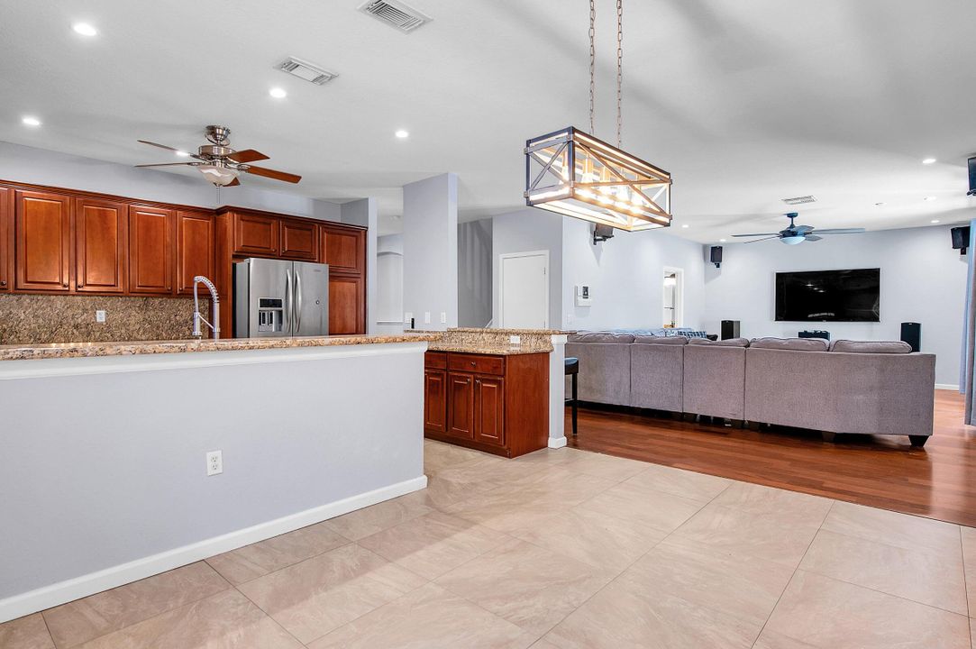 For Sale: $750,000 (4 beds, 3 baths, 3039 Square Feet)