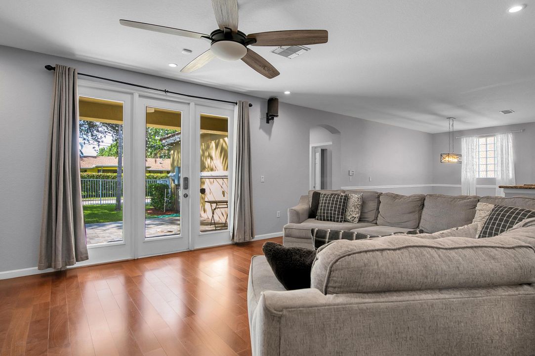 For Sale: $750,000 (4 beds, 3 baths, 3039 Square Feet)