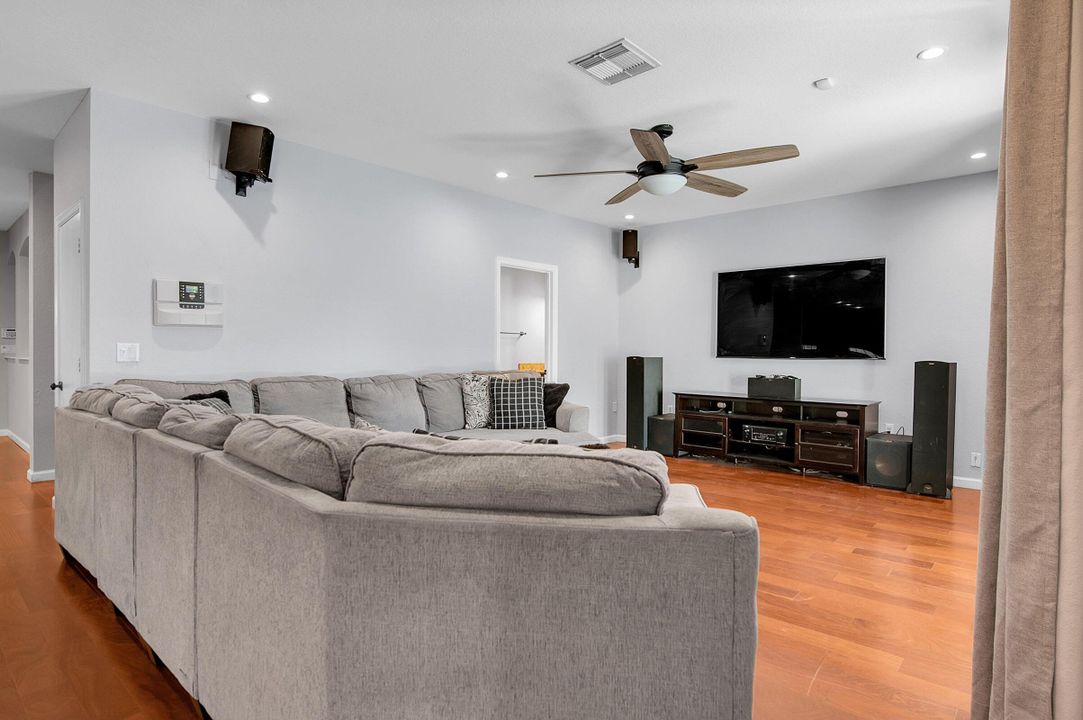 For Sale: $750,000 (4 beds, 3 baths, 3039 Square Feet)