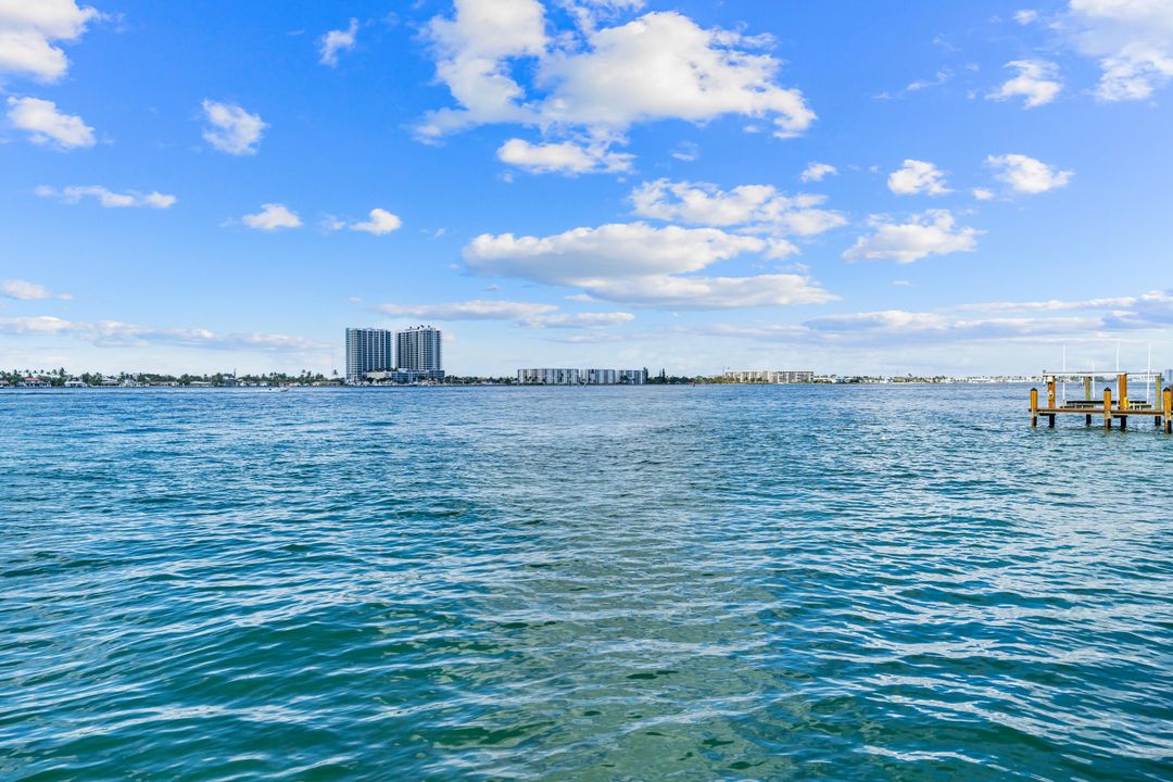 Active With Contract: $3,200 (2 beds, 2 baths, 1143 Square Feet)