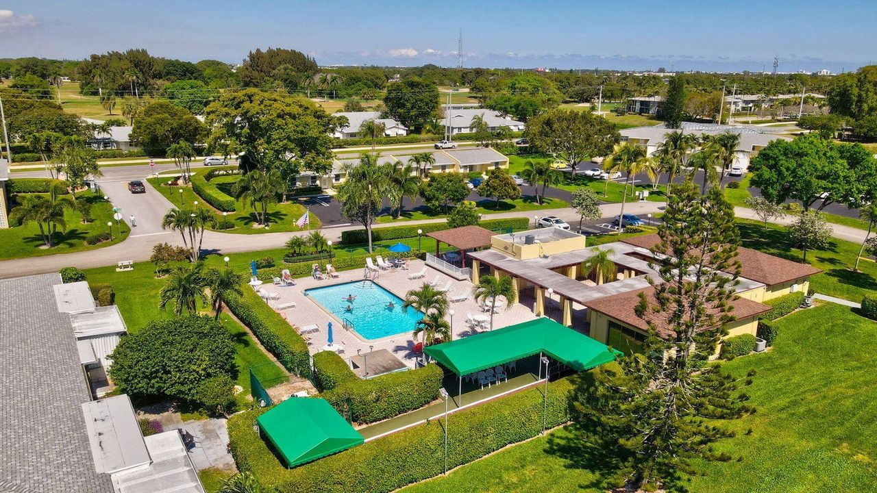 出租: $4,000 (2 贝兹, 2 浴室, 1100 平方英尺)