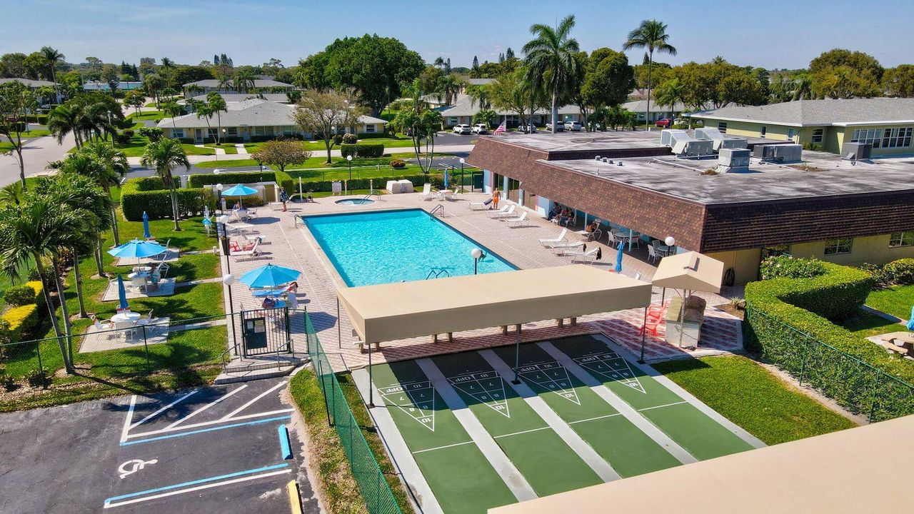 出租: $4,000 (2 贝兹, 2 浴室, 1100 平方英尺)