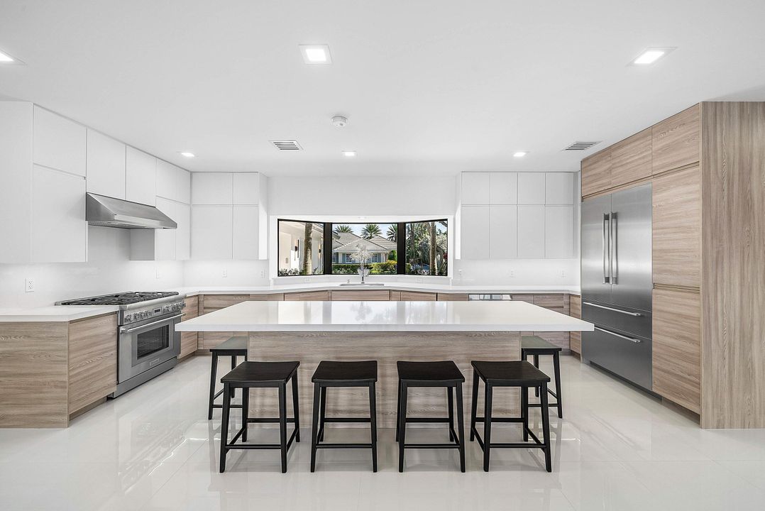 На продажу: $6,500,000 (4 спален, 4 ванн, 3538 Квадратных фут)