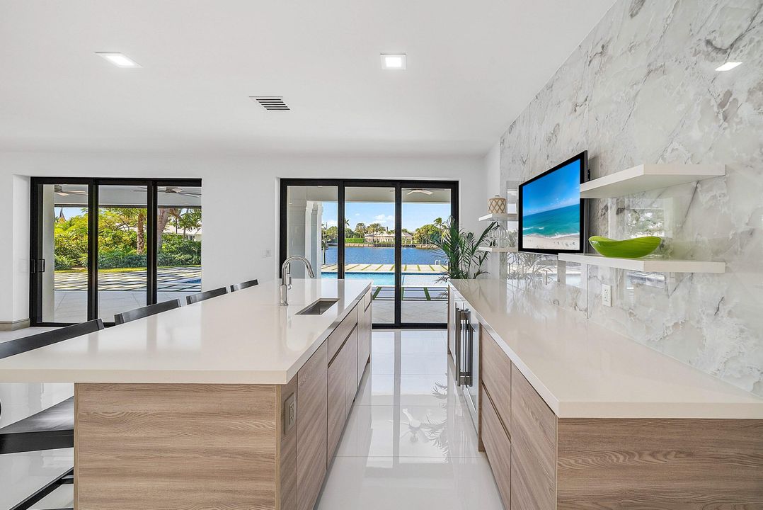 На продажу: $6,500,000 (4 спален, 4 ванн, 3538 Квадратных фут)