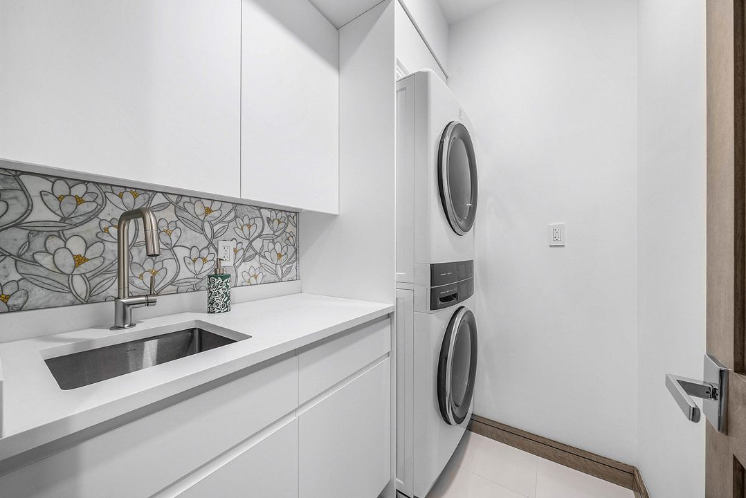 На продажу: $6,500,000 (4 спален, 4 ванн, 3538 Квадратных фут)