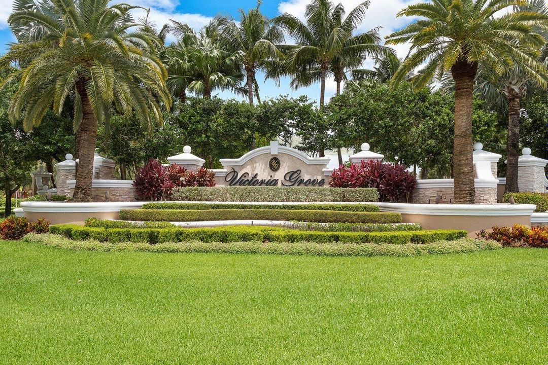 For Sale: $749,900 (4 beds, 3 baths, 3033 Square Feet)