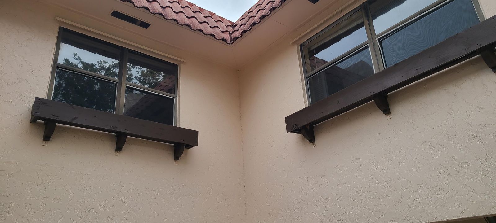 Activo con contrato: $2,350 (3 camas, 2 baños, 1600 Pies cuadrados)