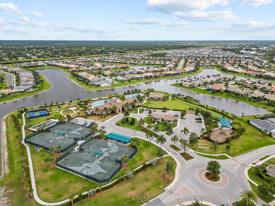 For Sale: $575,000 (3 beds, 2 baths, 2098 Square Feet)