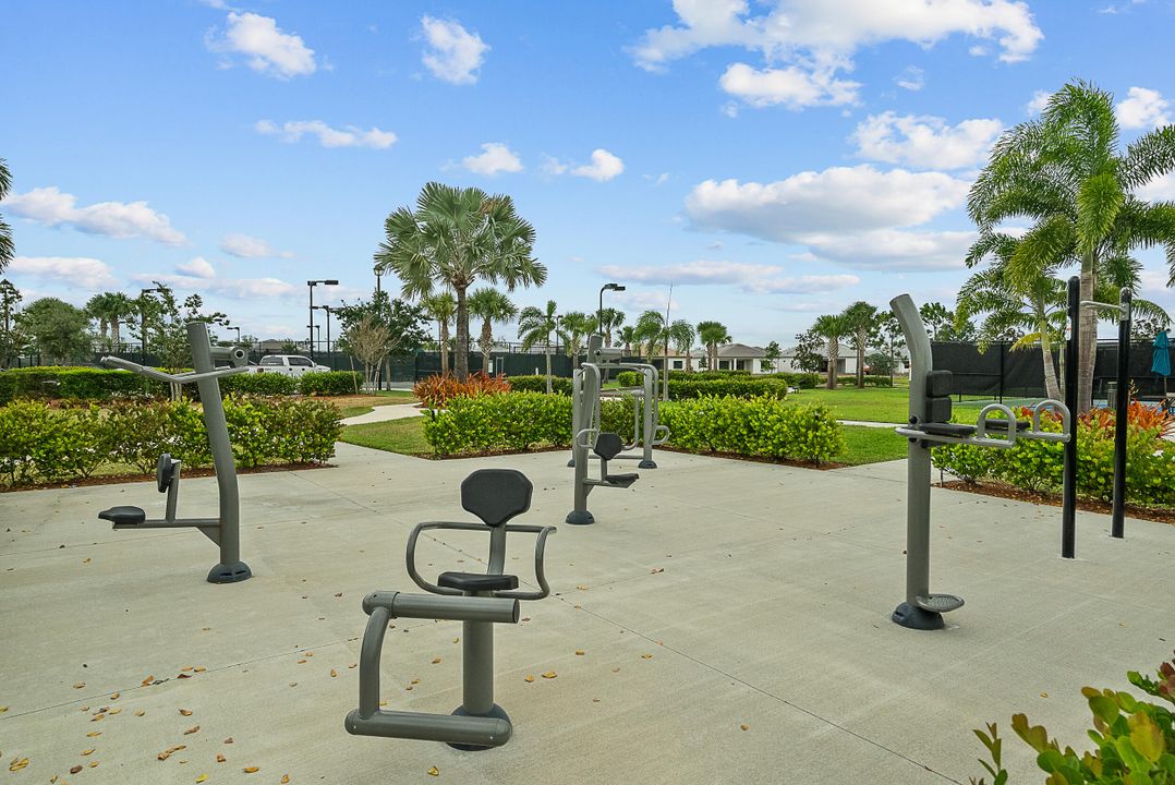 For Sale: $575,000 (3 beds, 2 baths, 2098 Square Feet)