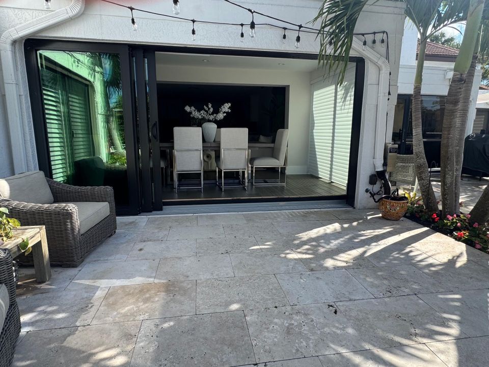 For Sale: $1,200,000 (2 beds, 2 baths, 1400 Square Feet)